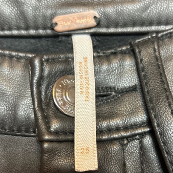 Free People Faux Leather Black Button/Zip Legging Size 25 - Picture 5 of 13